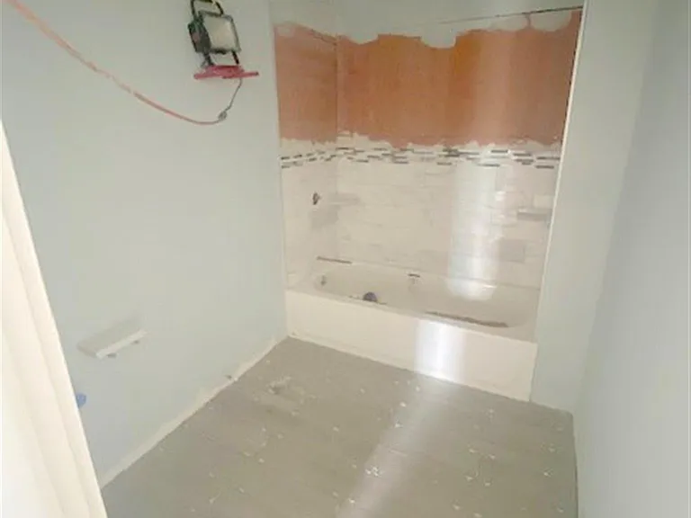 4 Edgar Ct #3 — Photo 5