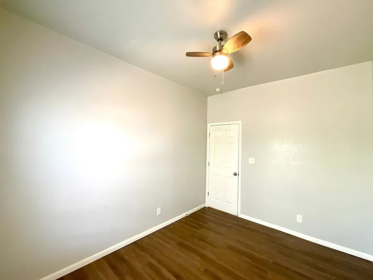 710 Virginia Blvd — Photo 13