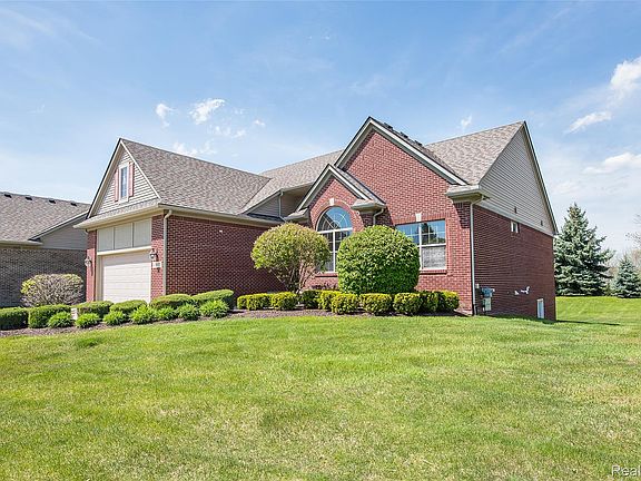 2nd image of 20605 Golf Ridge Cir