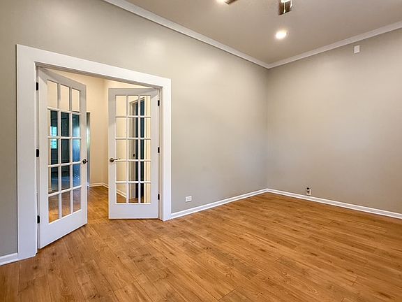 3rd image of 4324 N Damen Ave #1