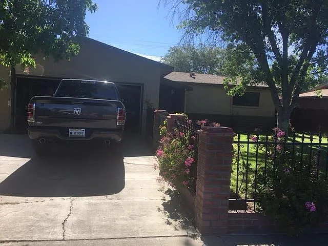 206 N Santa Ana St photo 1