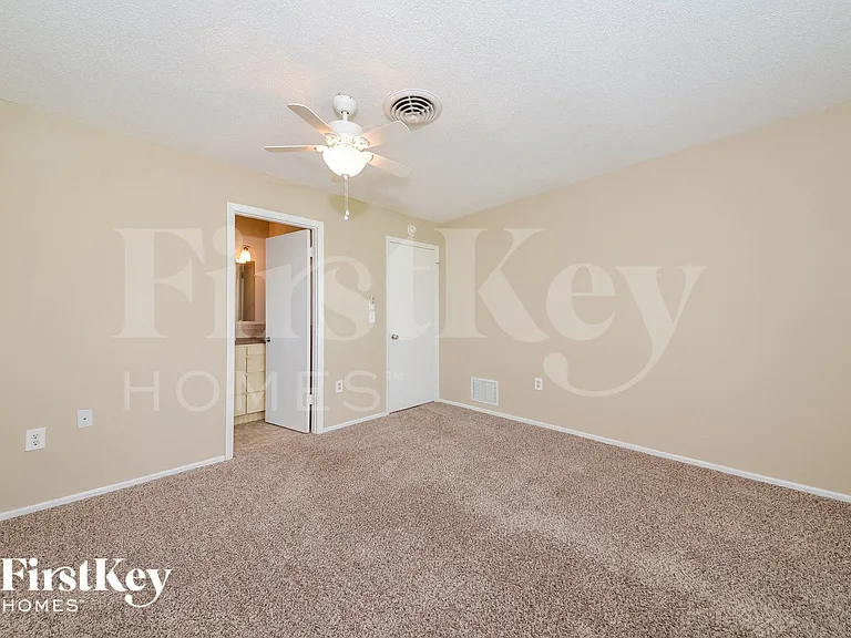 1075 Queen Rd — Photo 8