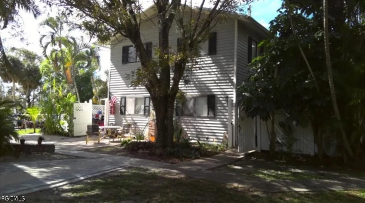 2 bed, 2.0 bath, 1034 sqft, $1,249 — Photo 1