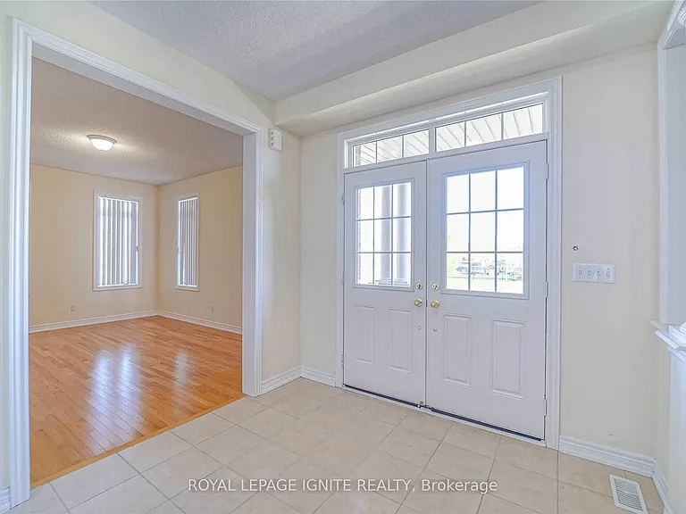 26 Ironshield Dr #UPPER — Photo 8
