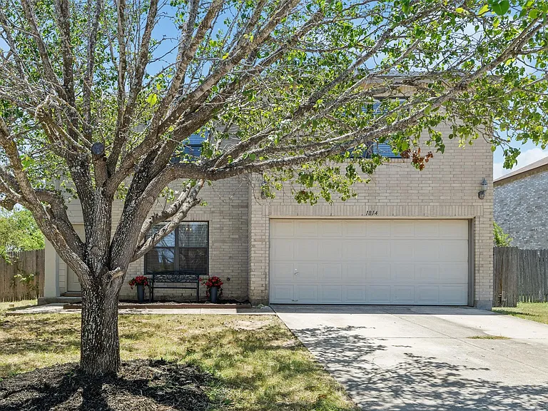1814 Grassland Dr — Photo 4