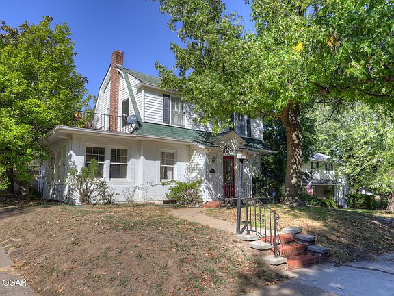 2nd image of 1022 N Sergeant Ave