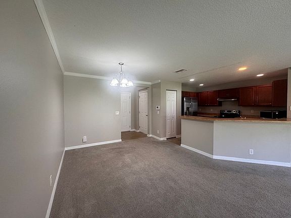 3rd image of 4580 Limerick Dr