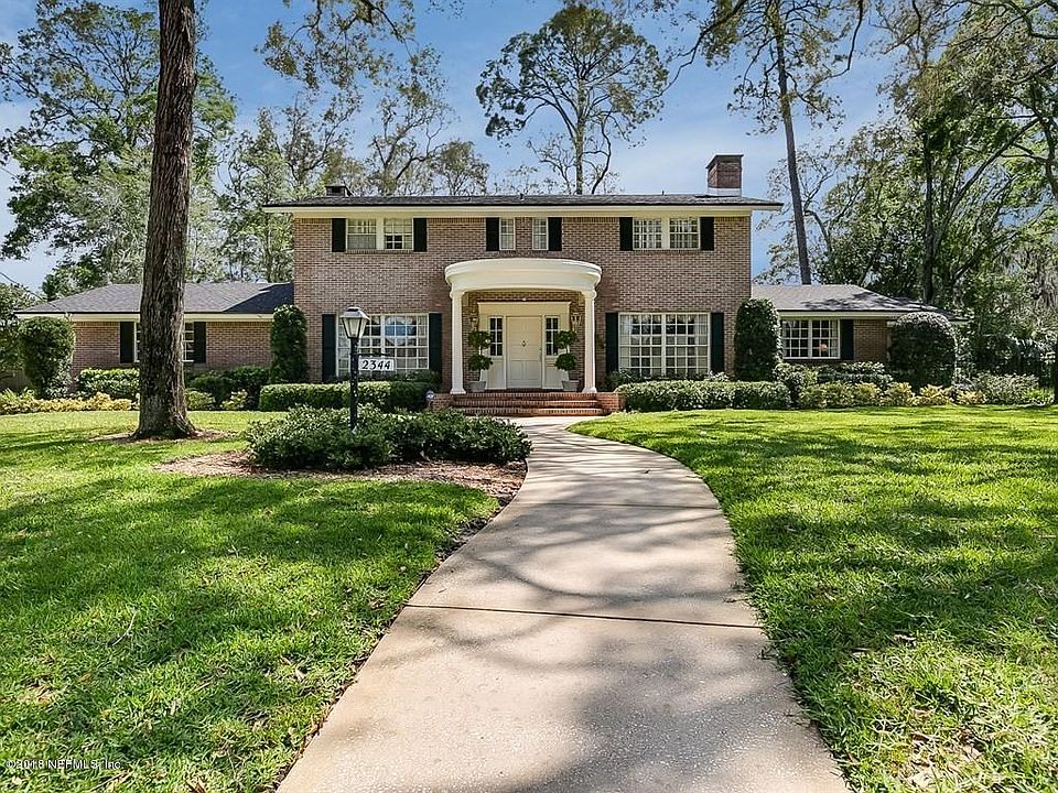 2344 La Mesa Ct.