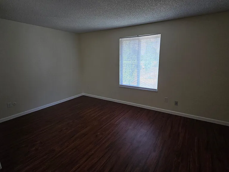 Whitman Park Apartments — Photo 17