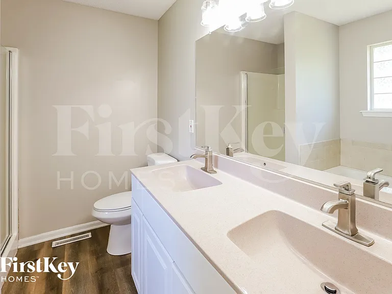 11623 N Windsor Ave — Photo 10