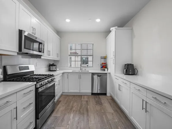 4376 Pacifica Way Unit 2, Oceanside, CA 92056