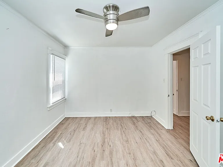 1329 S Tremaine Ave — Photo 22