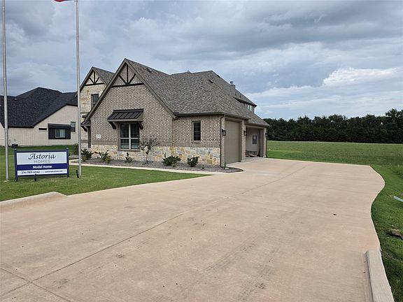 2nd image of 232 Redwood Cir