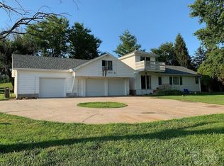 2490 278th Ave, Hamburg, IA 51640