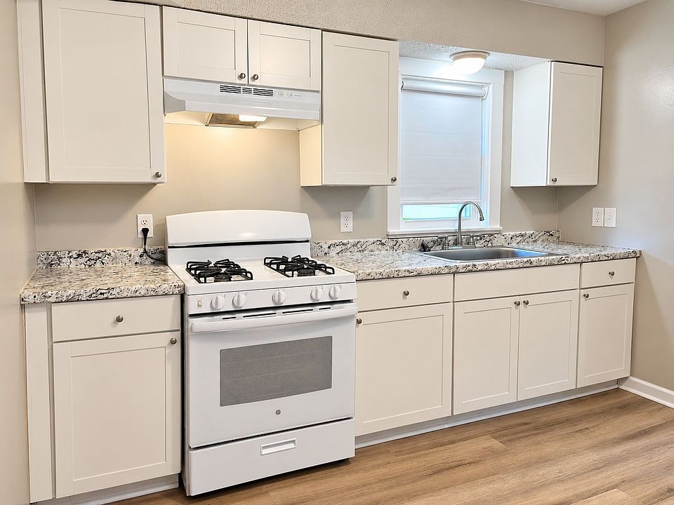 1st image of 102 James St