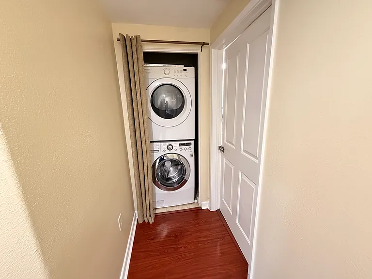 1501 Front St #421 — Photo 9