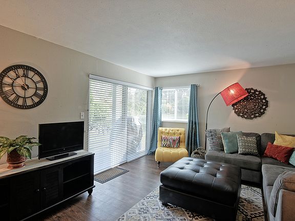 3rd image of 19428 Aurora Ave N #136