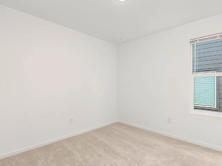 215 Zyra Ave — Photo 7