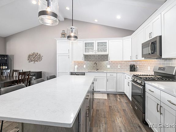 4th image of 907 S Center Park Dr SW #12