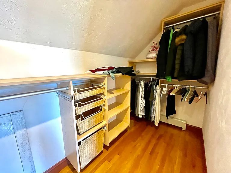 8 Newport Ter #3 — Photo 2