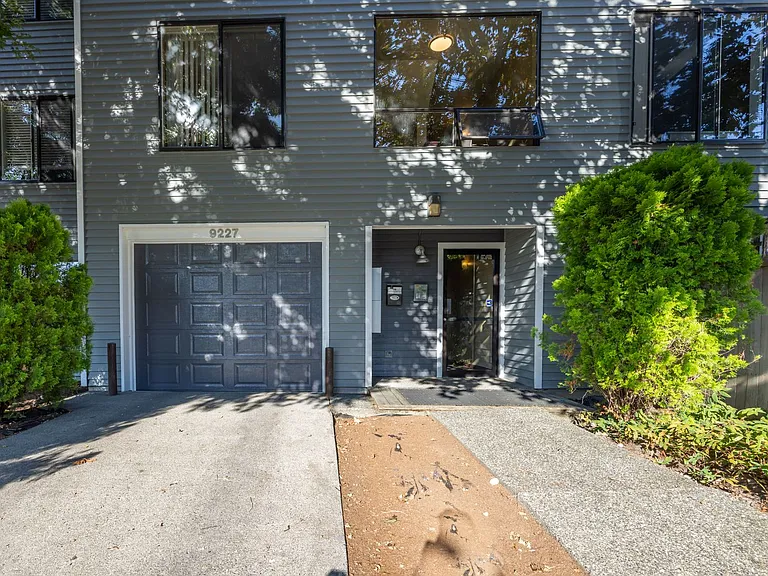 Woodlawn — Photo 15