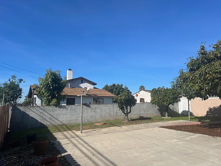 3887 Ocean View Blvd — Photo 44