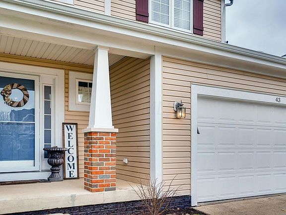 3rd image of 43 Weeping Willow Run Dr