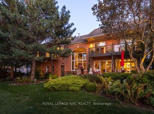 11 Abbey Ave, Saint Catharines, ON L2N 5J5