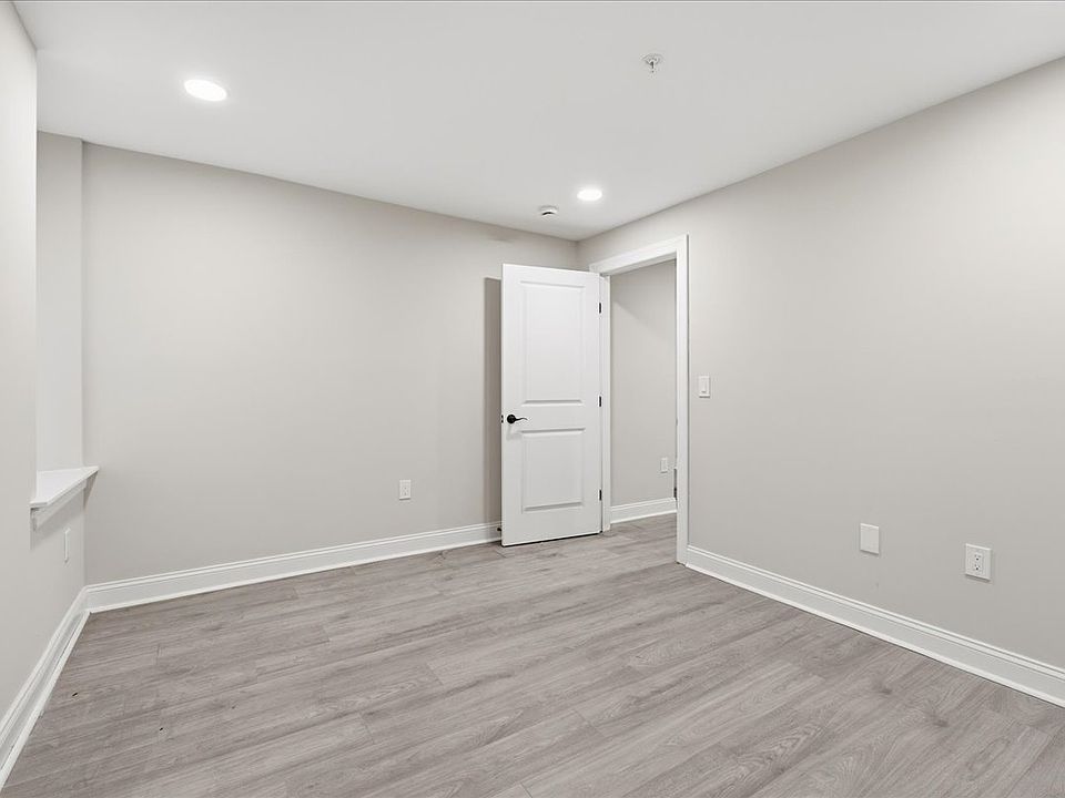 2nd image of 59-61 High St #1