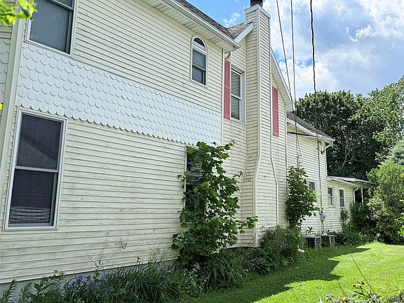 5th image of 318 Rice Ave