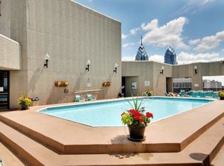 2020 Walnut St APT 4F, Philadelphia, PA 19103