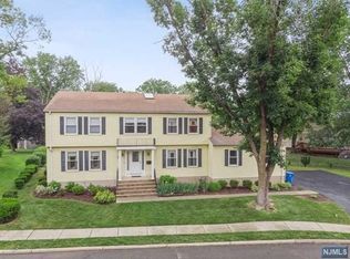 87 Maryland Rd, Paramus, NJ 07652