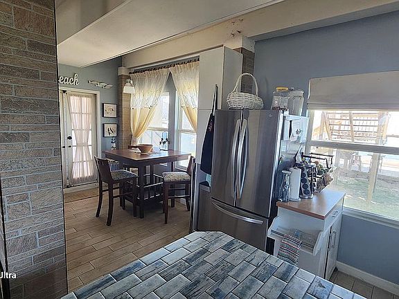 2nd image of 5106 Bayside Dr