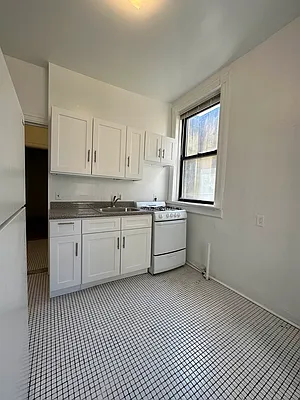 Rented by Peter R. Hungerford, LREB | media 24