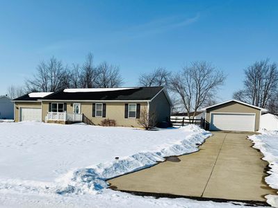1826 Oak Leaf Dr, Adrian, MI, 49221
