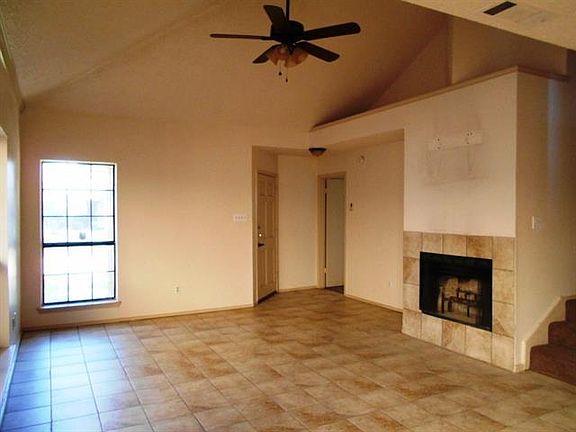 3rd image of 1827 Cordova Dr