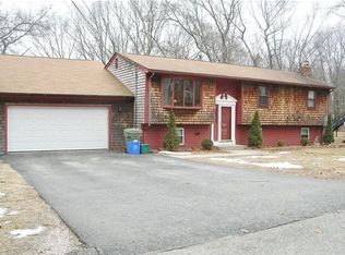 14 Paradise Ln, Johnston, RI 02919