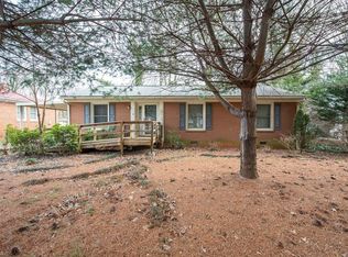 10 Hawthorne Ln, Lexington, NC 27295