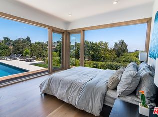 11516 Thurston Cir, Los Angeles, CA 90049