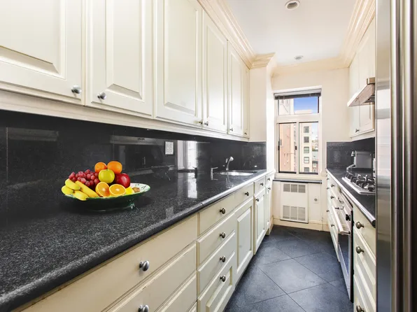 30 East 65th Street image 4 of 10