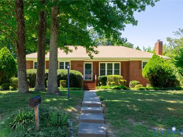 704 Forest View Dr, Colonial Heights, VA 23834