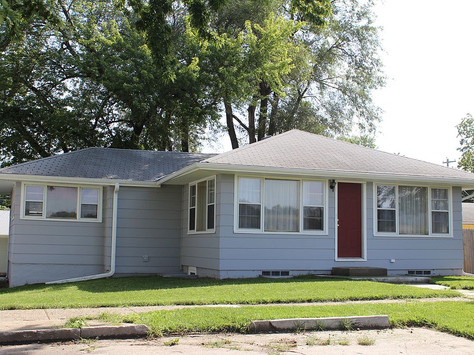 1st image of 217 1st St