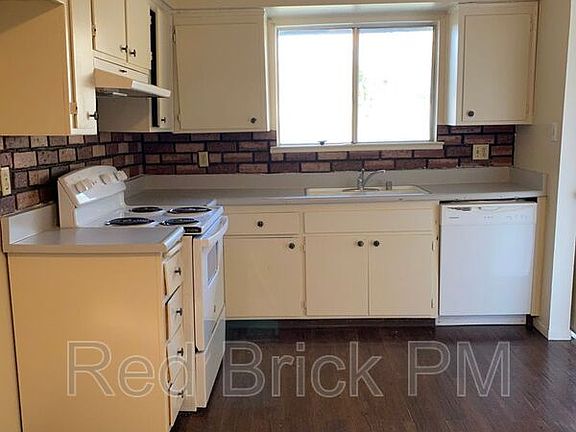 4th image of 3326 Carson Ct