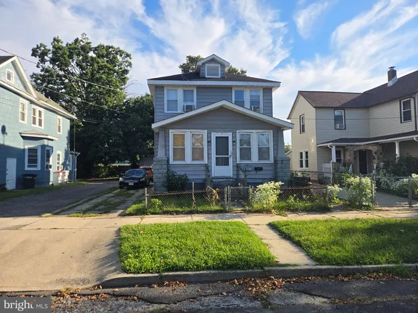 229 W Plum St, Vineland, NJ 08360