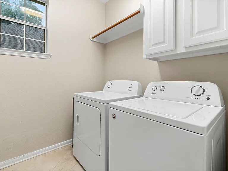 83 Terraglen Dr — Photo 13
