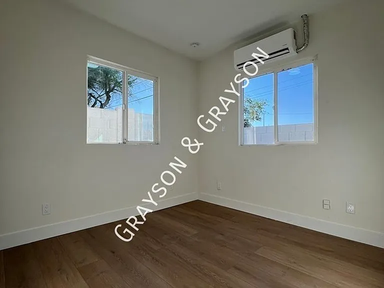 315 E Carol Ave — Photo 9