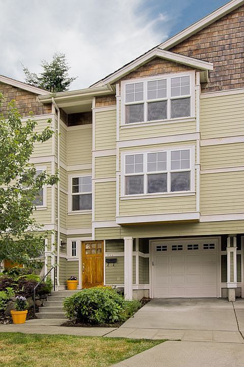 Convenient pull-in driveway garage