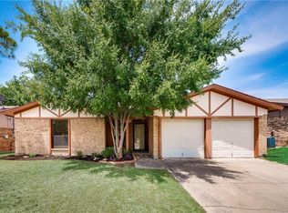 7601 Meadowlark Ln N, Watauga, TX 76148