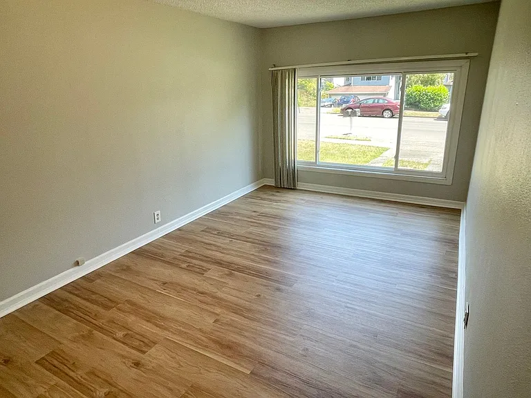 11721 Roosevelt Way NE — Photo 10