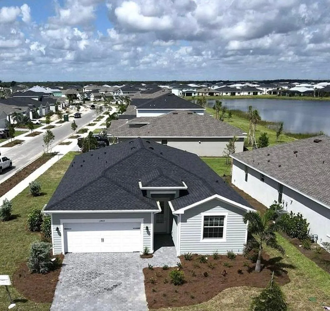 Photo 2 of 31 - 17419 Palmetto Pass Ln - Punta Gorda, FL Building Photo - 17419 Palmetto Pass Ln